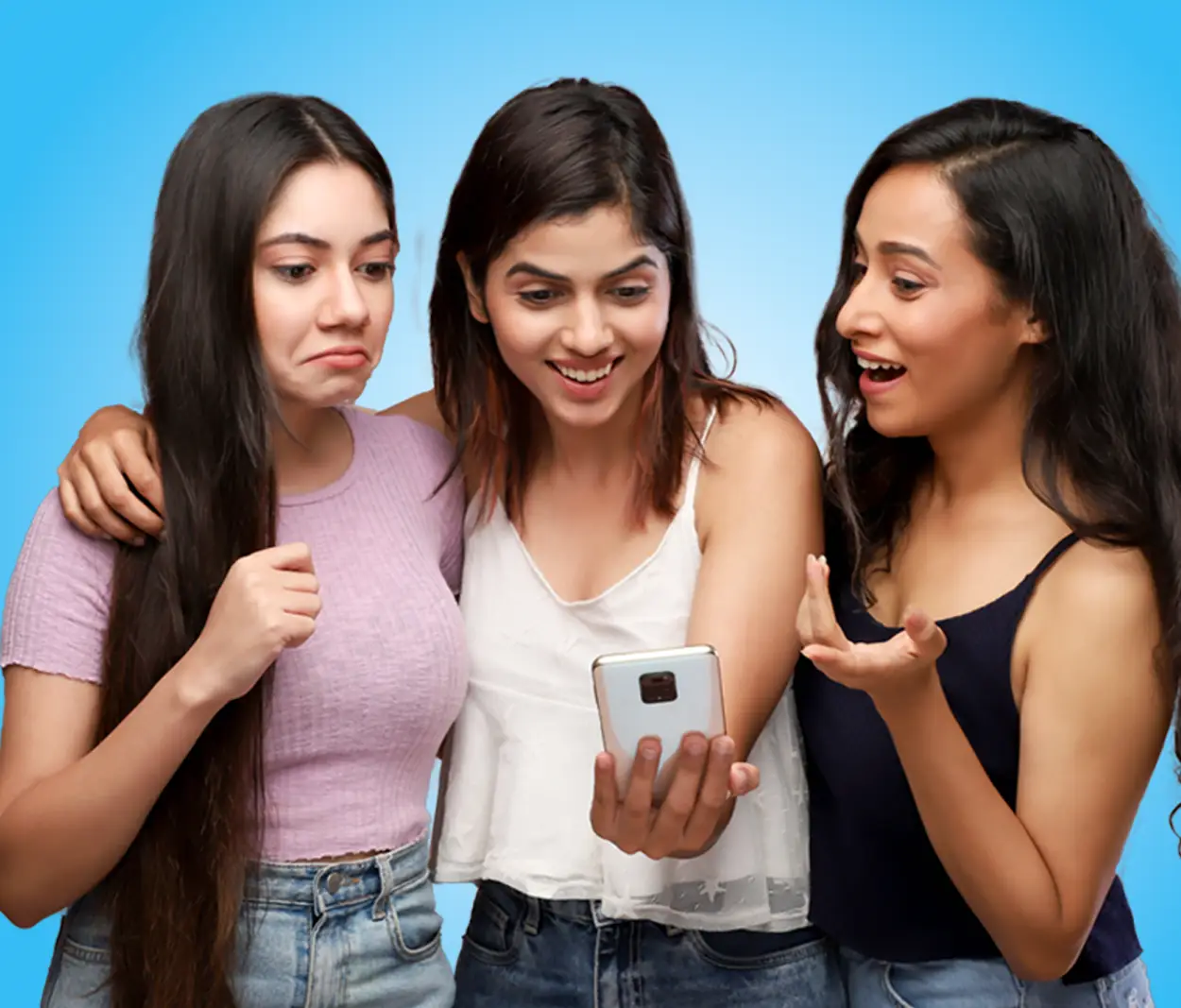 Mirrago platform active user statistics and engagement